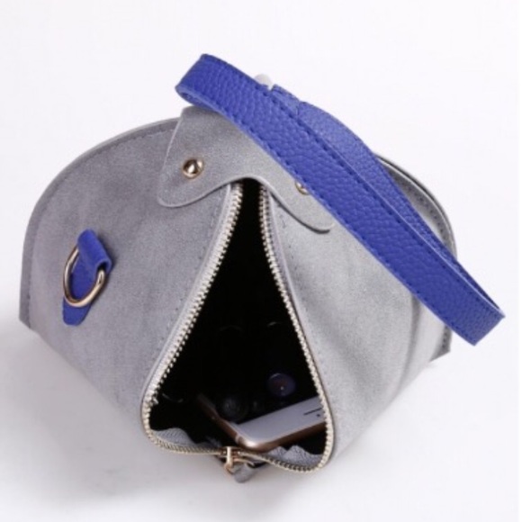 Handbags - Picture 3 of 3